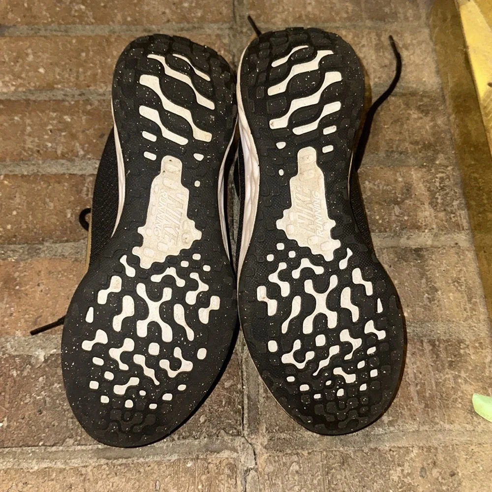 Nike Revolution 6 kids running sneakers